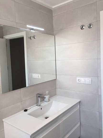 Hjørne-rekkehus med privat basseng - 200m2 uteplass - Lukket kompleks - Gangavstand til restauranter