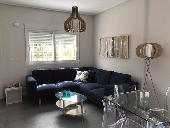 Hjørne-rekkehus med privat basseng - 200m2 uteplass - Lukket kompleks - Gangavstand til restauranter