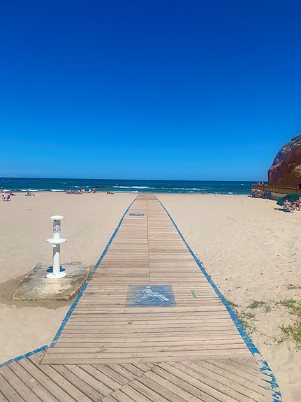 Hjørne-rekkehus med privat basseng - 200m2 uteplass - Lukket kompleks - Gangavstand til restauranter