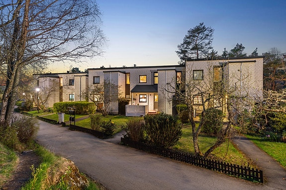 Stian Aaberg v/ DNB Eiendom presenterer Mikkel Revs vei 35!