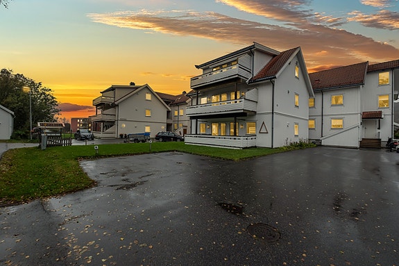 Velkommen til Elveveien 10 a - en flott leilighet i 1.etasje.
