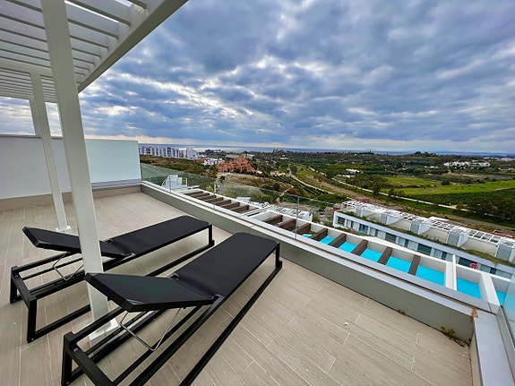 Fantastisk toppleilighet med panoramautsikt mot havet | 3 soverom | Perfekt stand