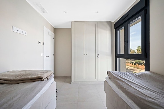 Eksklusiv villa med privat basseng i populære Torre de la Horadada | 3 soverom og 3 bad |