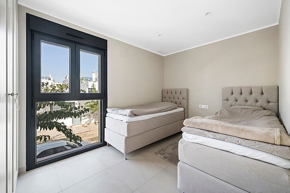 Eksklusiv villa med privat basseng i populære Torre de la Horadada | 3 soverom og 3 bad |