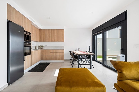 Eksklusiv villa med privat basseng i populære Torre de la Horadada | 3 soverom og 3 bad |