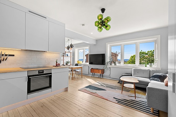 Kim Hansen v/ASK Meglergaarden har gleden av å presentere Enebakkveien 25A!