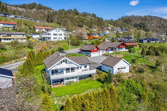 Aktiv Eiendomsmegling ønsker velkommen til Østre Høylandsvei 11!