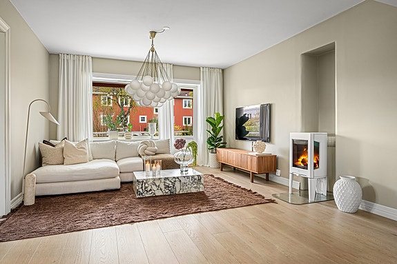 Velkommen til Aasta Hansteens veg 12!