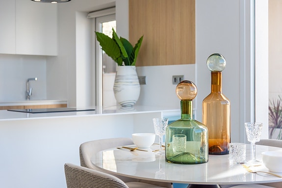 Nøkkelferdig! Luksuriøs sørvendt villa med 3 soverom og 3 bad | Privat basseng | Takterrasse med utsikt