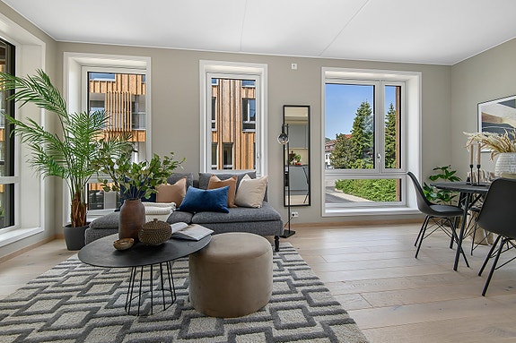 Velkommen til Kvartal 17 og leilighet A206 .
Den åpne og gode planløsningen gir rom for flere møbleringsløsninger.