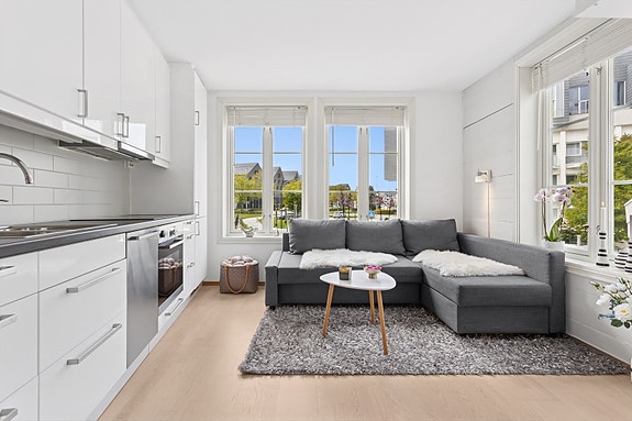 Velkommen til Nedre Banegate 20, presentert av Simen Rossebø Fosen for DNB Eiendom.