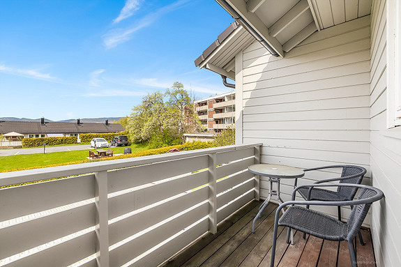 Fra soverommet nr.2 er det utgang til en romslig balkong på 4,5kvm