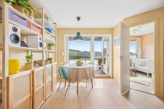 Velkommen til Høybråtenveien 23F - presentert av eiendomsmegler Farzan Hamid Khan