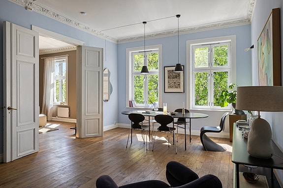 Velkommen til Pilestredet 68 A - En lys og innbydende 4-roms selveier leilighet med balkong.