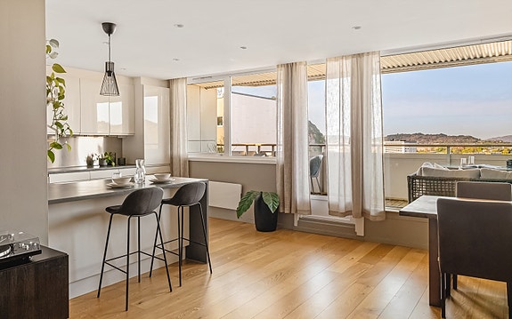 Velkommen til Dag Hammarskjölds vei 91 presentert av Tage Helle v/ Fana Sparebank Eiendom.