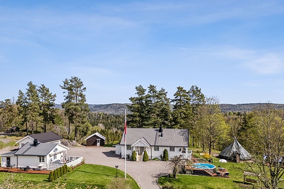 Velkommen til Langeliveien 52 og Stall Langeli Øvre