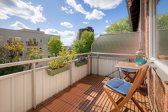 Velkommen til Malerhaugveien 18, presentert av Schala & Partners avd. Bjørvika / Gamle Oslo ved Linus Juell, tlf. 98 64 77 21.