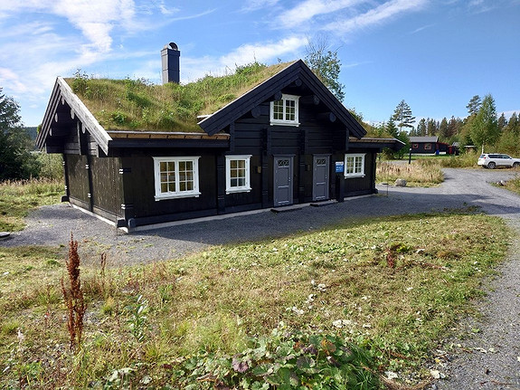 Velkommen til Sørmessenvegen 293 B! Nyoppført og utrolig flott hytte med idyllisk beliggenhet !