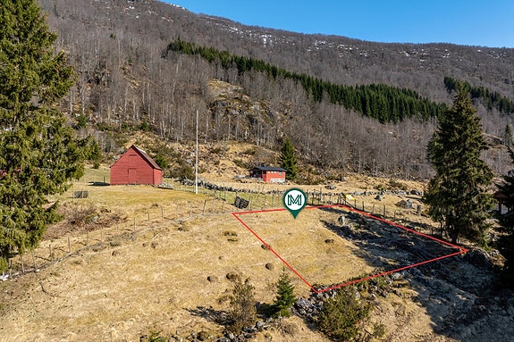 Fritidstomt i naturskjønt område med fantastisk beliggenheit i Svedalen og kort veg til Hodlekve skisenter.