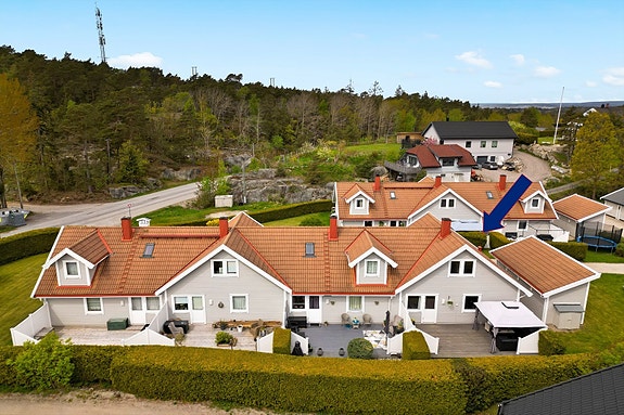 Velkommen til Gåsebakke 7 - Delikat og nyoppusset enderekkehus med god standard - 3 soverom - garasje