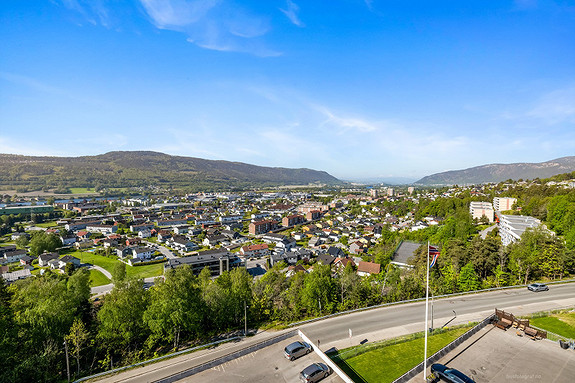 Nydelige solforhold og flott utsikt mot Eikerbygdene