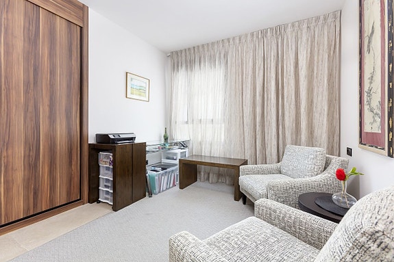 Eksklusiv penthouse-leilighet med stor takterrasse - 3 soverom, havutsikt og moderne komfort