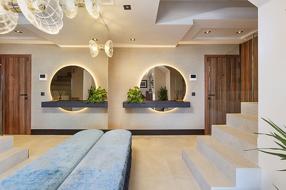 Eksklusiv penthouse-leilighet med stor takterrasse - 3 soverom, havutsikt og moderne komfort