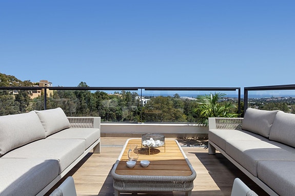 Eksklusiv penthouse-leilighet med stor takterrasse - 3 soverom, havutsikt og moderne komfort