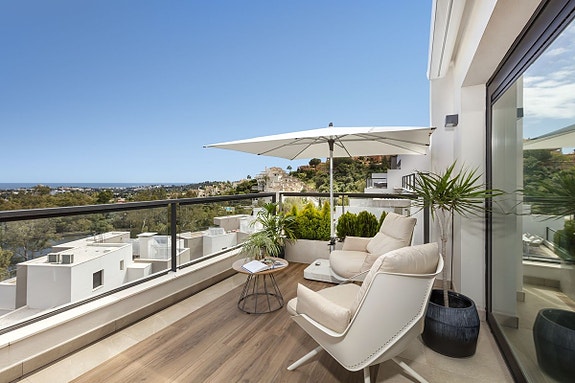 Eksklusiv penthouse-leilighet med stor takterrasse - 3 soverom, havutsikt og moderne komfort