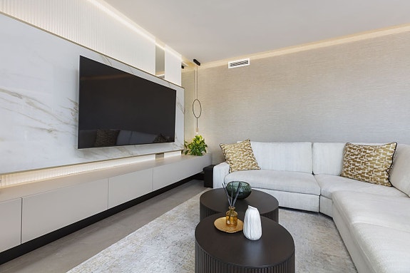 Eksklusiv penthouse-leilighet med stor takterrasse - 3 soverom, havutsikt og moderne komfort