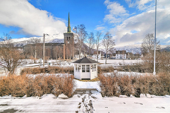 Meget flott lysthus i hagen!