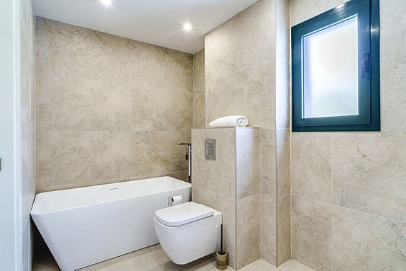 Moderne leilighet med 4 soverom nær stranden i San Pedro de Alcántara   ideell for familie eller feriebruk