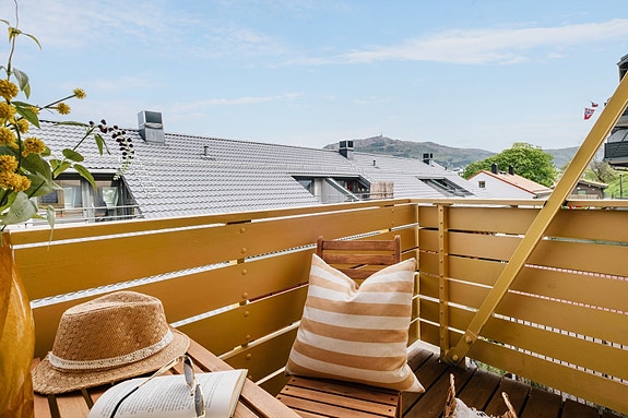 W Eiendomsmegling Bergen ved Stian Sletten har gleden av å presentere Lotheveien 7!