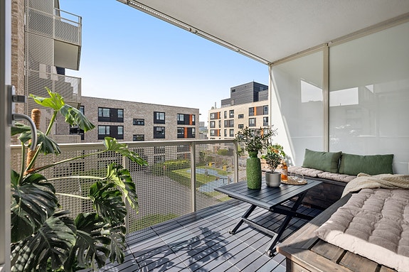 Nadia Darrazi v\DNB Eiendom har gleden av å presentere en stilren, moderne og lys 3-roms selveierleilighet med attraktiv beliggenhet i populært boligfelt på Grefsen Stasjon. Velkommen til Hans Nordahls gate 48!