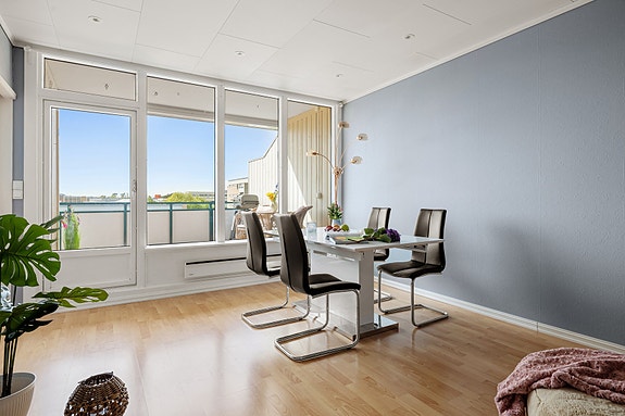 Dag Hammarskjölds vei 135 presenteres av EIE Eiendomsmegling, ved Eivind Kalve.