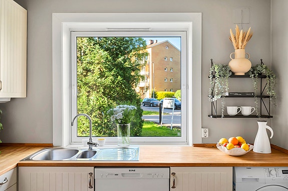 -Velkommen til Gråsteinveien 5, en lys og luftig 2-roms hjørneleilighet med populær beliggenhet -