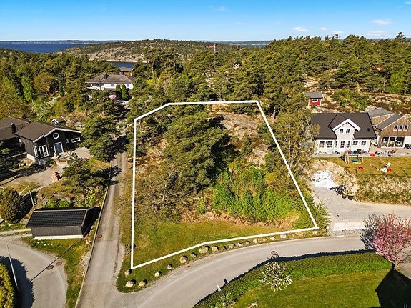 Velkommen til Bukteløkka 31! Ikke nøyaktig tomtegrenseangivelse, omtrentlig og kun for orientering