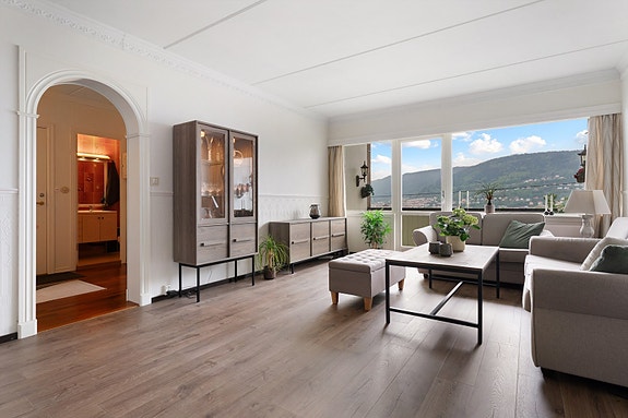 Gyldenprisveien 45 presenteres av Thomas Bull Wingaard - EiendomsMegler 1