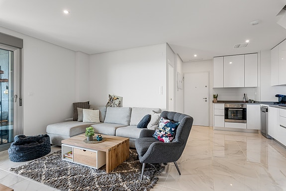 Solgt! Penthouse med 3 soverom, takterrasse og sydvendt terrasse - gangavstand til Zenia Boulevard