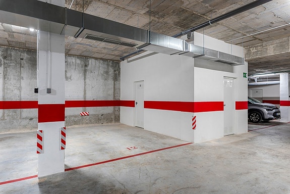 Solgt! Penthouse med 3 soverom, takterrasse og sydvendt terrasse - gangavstand til Zenia Boulevard