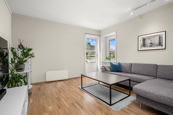 Velkommen til en urban & innholdsrik B/L leilighet nært solsiden
