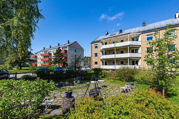 Velkommen til Sverresborg og denne fine leiligheten i solrike og rolige omgivelser.