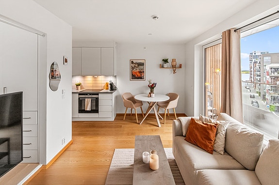 Kaldnes - Lekker endeleilighet i 4.etasje med balkong på 7 kvm og alkove|Mulighet for parkeringsleie | Kort vei til alt!