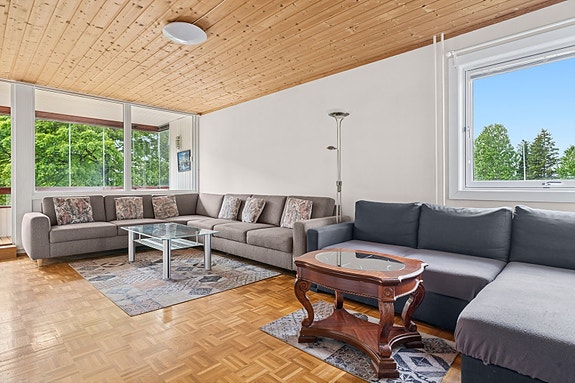 Velkommen til Haugerudveien 8 - Presentert av lokalmegler Israr Ali v/ DNB Eiendom