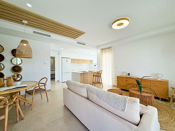 Kun 2 igjen! Nøkkelferdig villa | Privat basseng og takterrasse | Romslig planløsning - 3 soverom og 3 bad