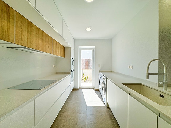 Kun 2 igjen! Nøkkelferdig villa | Privat basseng og takterrasse | Romslig planløsning - 3 soverom og 3 bad