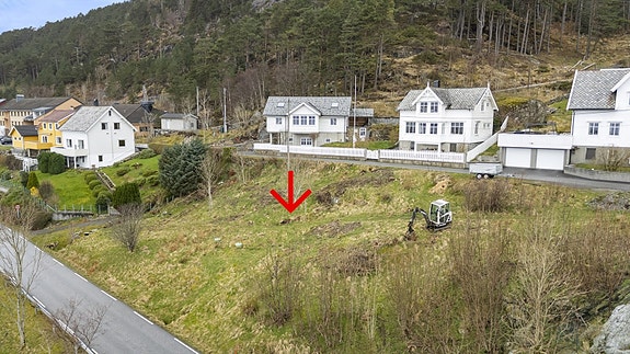Gamlevegen 50 - stor ubebygd tomt i Kalvåg