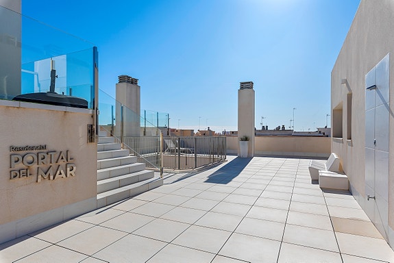 Strøken leilighet i sentrum av Guardamar - Felles svømmebasseng på takterrassen - Parkering og bod