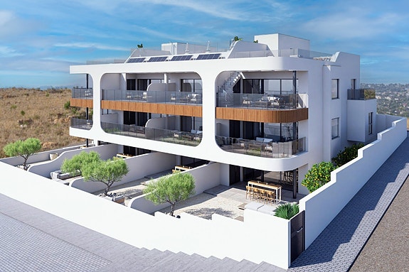 Penthouse-leilighet med 3 soverom og takterrasse | Fellesområde med basseng | Parkering