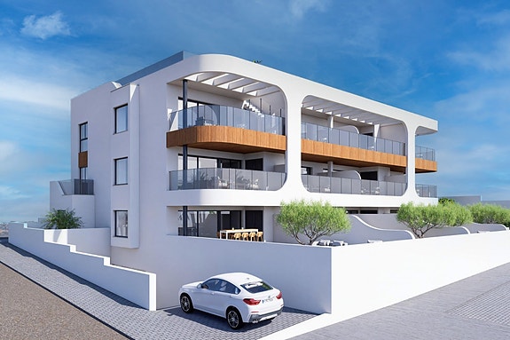 Penthouse-leilighet med 3 soverom og takterrasse | Fellesområde med basseng | Parkering